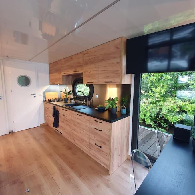 Modern, Brand New Houseboat Near Amsterdam Hotel Monnickendam Kültér fotó