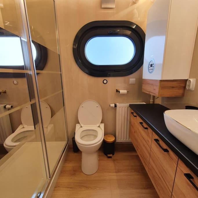 Modern, Brand New Houseboat Near Amsterdam Hotel Monnickendam Kültér fotó