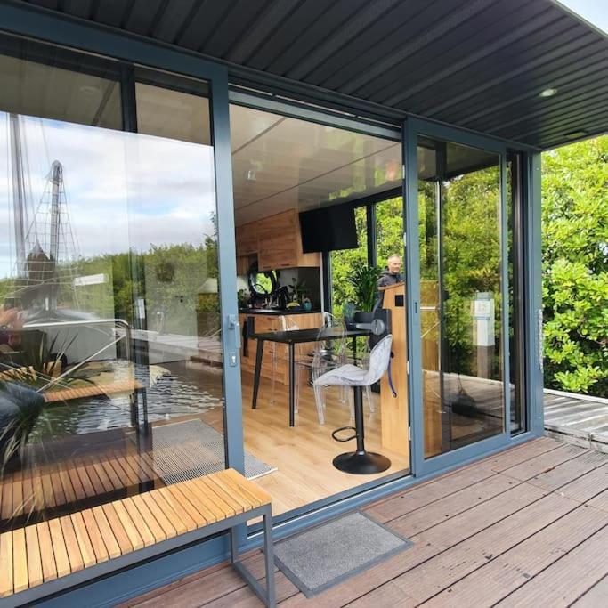Modern, Brand New Houseboat Near Amsterdam Hotel Monnickendam Kültér fotó