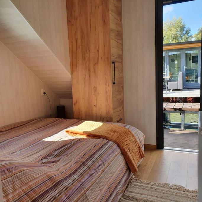 Modern, Brand New Houseboat Near Amsterdam Hotel Monnickendam Kültér fotó