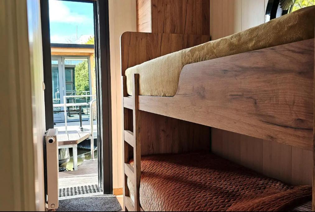 Modern, Brand New Houseboat Near Amsterdam Hotel Monnickendam Kültér fotó